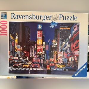 Ravensburger Colorful Times Square Puzzle